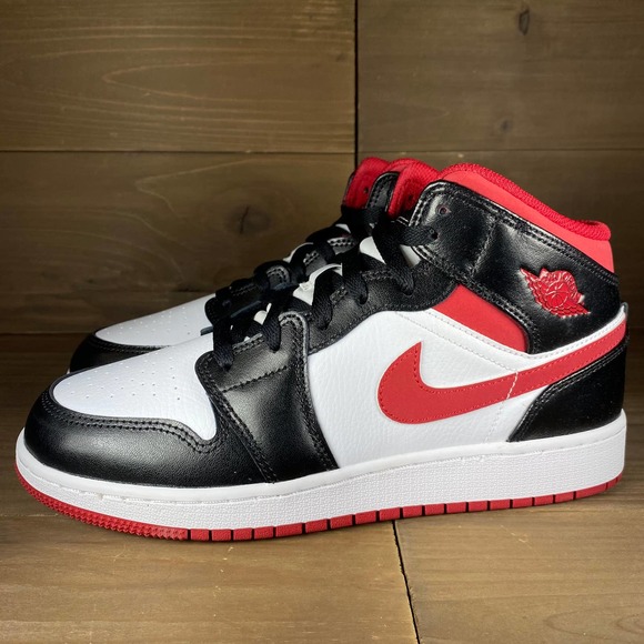 Air Jordan 1 Mid GS Black Gym Red Wmn's 8.5 / 7Y - Picture 4 of 9